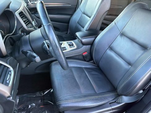 Used 2017 Jeep Grand Cherokee Limited AWD/4WD image 19