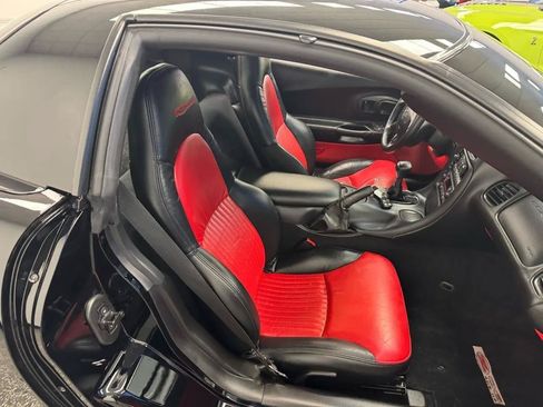 Used 2004 Chevrolet Corvette Z06 w/ Memory Package RWD image 17