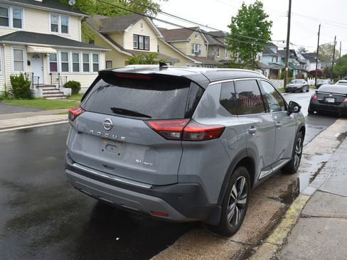 Used 2021 Nissan Rogue SL AWD/4WD image 6
