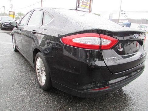 Used 2016 Ford Fusion SE FWD image 6