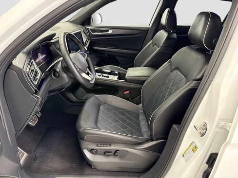 Used 2024 Volkswagen Atlas Cross Sport SEL Premium R-Line AWD/4WD image 18