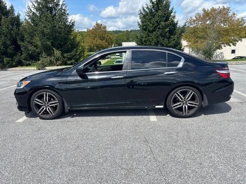 Used 2017 Honda Accord Sport image 5