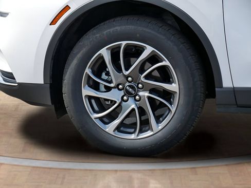 Certified 2022 Lincoln Corsair FWD w/ Equipment Group 101A image 9