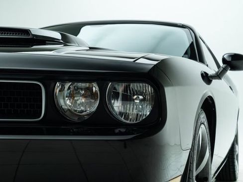 Used 2012 Dodge Challenger R/T image 11