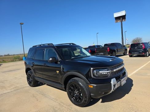 Used 2025 Ford Bronco Sport Badlands image 3