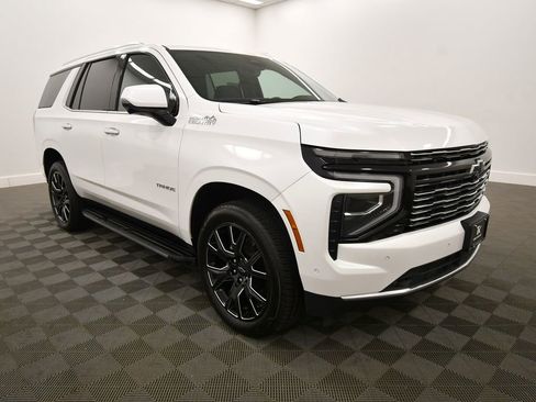 Used 2025 Chevrolet Tahoe High Country AWD/4WD image 9