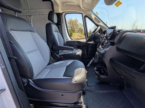 Used 2024 RAM ProMaster 2500 w/ Premium Convenience Group image 10