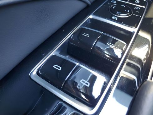 Used 2025 Cadillac Lyriq Luxury image 35