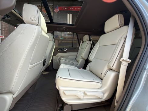 Used 2026 GMC Yukon Denali w/ Sun & Power Step Package AWD/4WD image 16