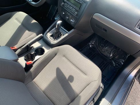 Used 2015 Volkswagen Jetta SE FWD image 33