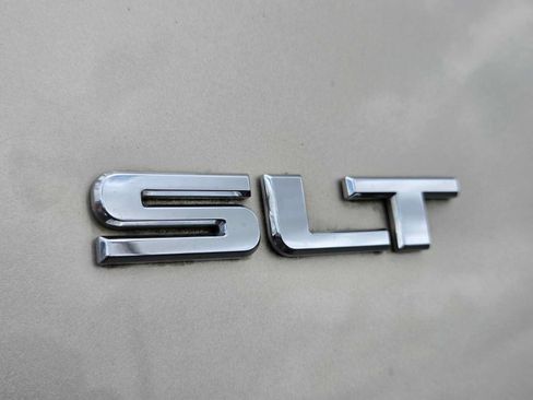 Used 2015 GMC Acadia SLT FWD image 14