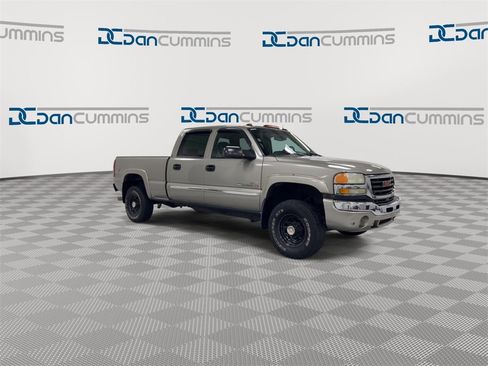 Used 2003 GMC Sierra 2500 SLT w/ SLT Preferred Equipment Group image 2