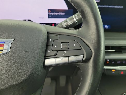 Certified 2025 Cadillac XT4 Premium Luxury image 22