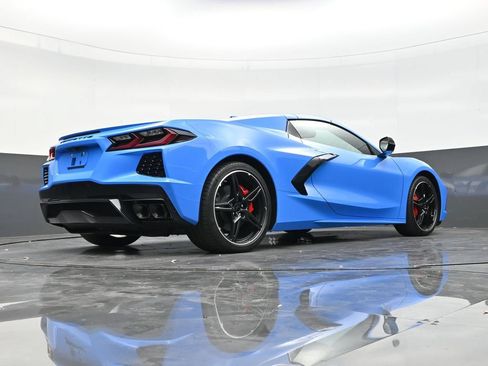 Used 2025 Chevrolet Corvette Stingray Preferred Conv w/ 2LT RWD image 24