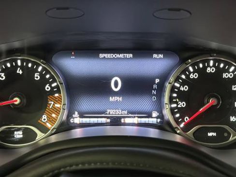Used 2021 Jeep Renegade Latitude AWD/4WD image 16