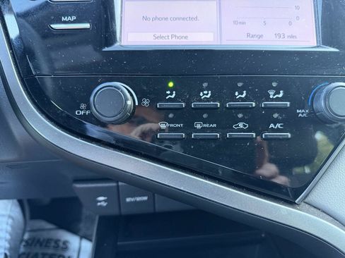 Used 2019 Toyota Camry LE FWD image 15