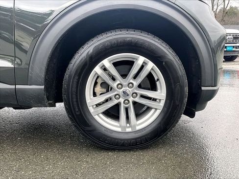 Used 2022 Ford Explorer XLT AWD/4WD image 9