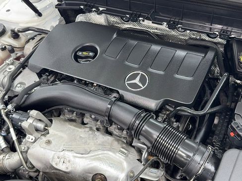 Used 2023 Mercedes-Benz GLB 250 4MATIC w/ Premium Package image 63