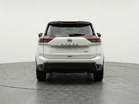 Used 2025 Nissan Rogue SV image 7