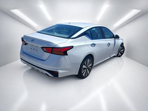 Used 2020 Nissan Altima 2.5 SV FWD image 5