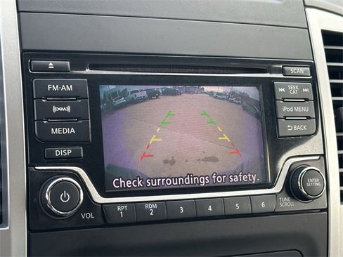 Used 2018 Nissan Frontier SV image 18