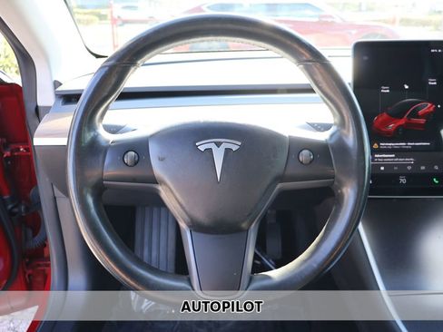 Used 2018 Tesla Model 3 RWD image 3