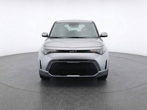 Used 2025 Kia Soul LX w/ LX Technology Package FWD image 2