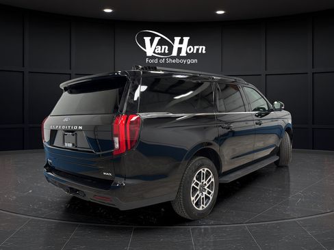 Used 2025 Ford Expedition Max Active AWD/4WD image 7