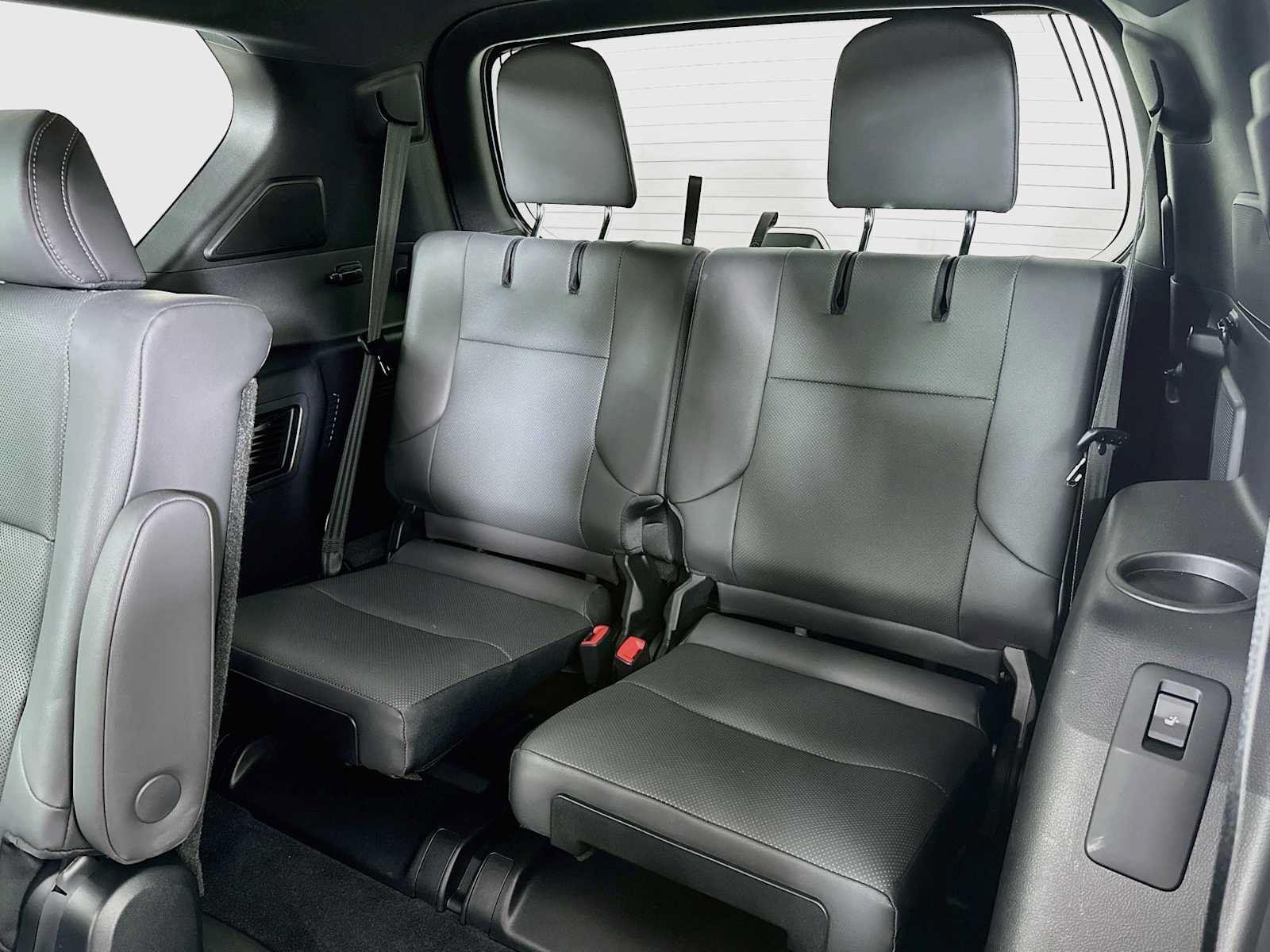 Used 2021 Lexus GX 460 Premium w/ Accessory Package AWD/4WD image 26