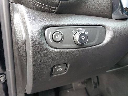 Used 2025 Chevrolet Blazer LT image 11