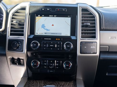 Used 2017 Ford F350 Lariat w/ Chrome Package image 38