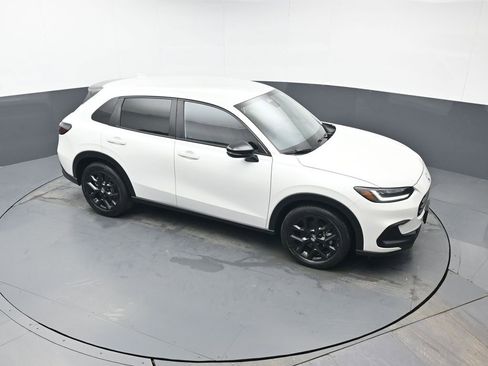 Certified 2024 Honda HR-V Sport image 40