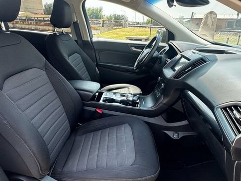 Used 2020 Ford Edge SE FWD image 22