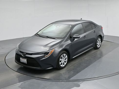 Used 2024 Toyota Corolla LE image 35