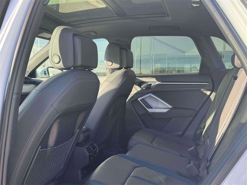 Used 2024 Audi Q3 2.0T Premium image 18