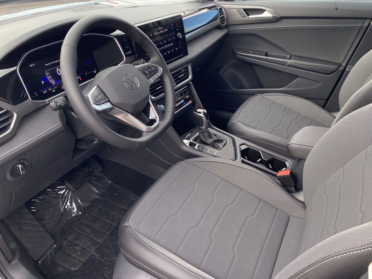 New 2026 Volkswagen Taos SE FWD image 14