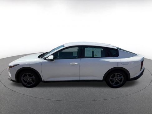 Used 2025 Kia K4 LXS image 9