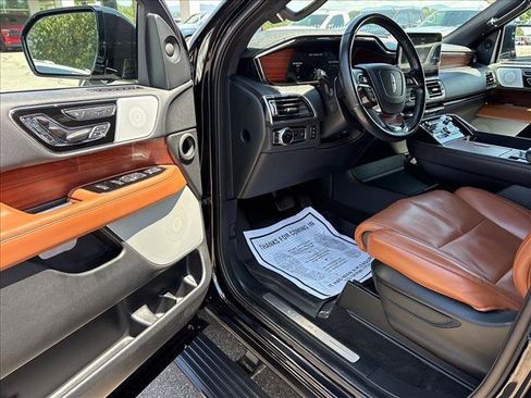 Used 2021 Lincoln Navigator L Reserve AWD/4WD image 11