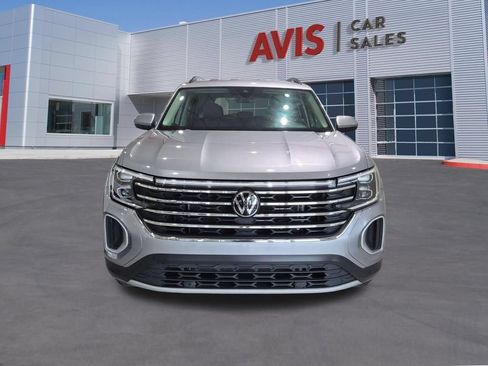 Used 2025 Volkswagen Atlas SE FWD image 2