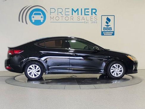 Used 2020 Hyundai Elantra SE w/ Cargo Package (C1) FWD image 7