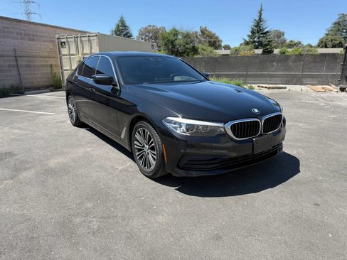 Used 2019 BMW 530e w/ Convenience Package RWD image 3