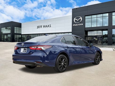 Used 2023 Toyota Camry LE image 3