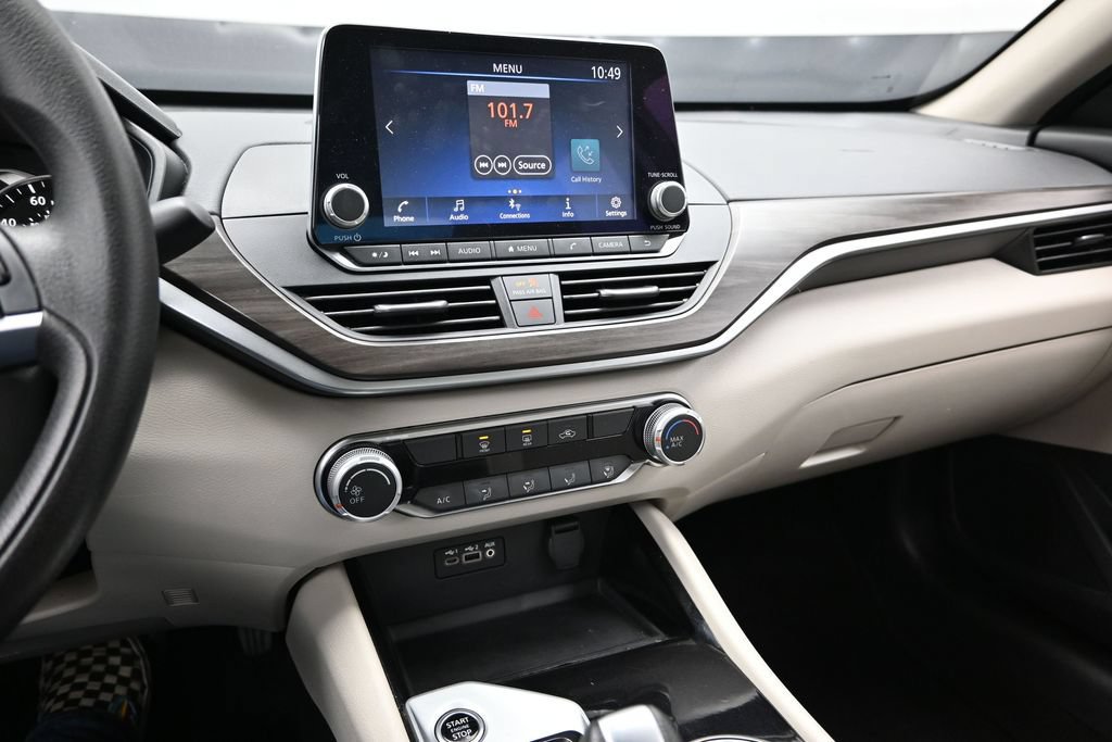 Used 2024 Nissan Altima 2.5 SV FWD image 31