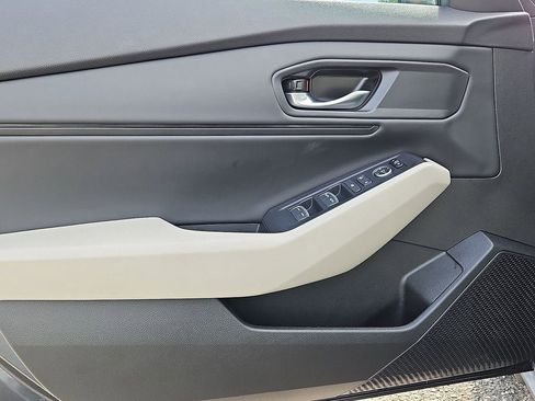 Used 2023 Honda Accord EX image 12