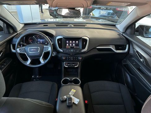 Used 2024 GMC Terrain SLE w/ Driver Convenience Package FWD image 21