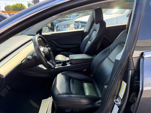 Used 2018 Tesla Model 3 Long Range RWD image 28