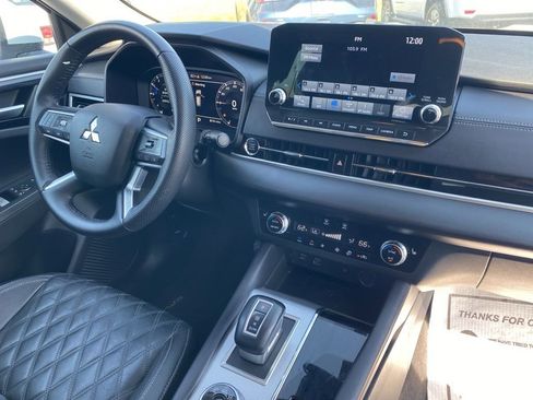 Used 2023 Mitsubishi Outlander SEL image 28