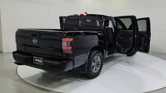 Certified 2025 Nissan Frontier SV RWD image 14
