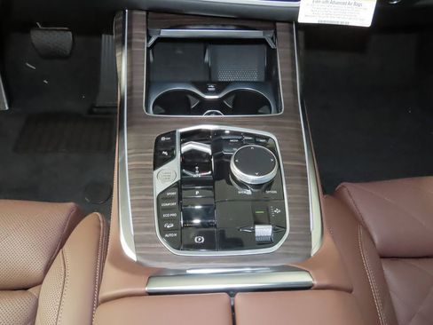 Used 2025 BMW X7 xDrive40i w/ Premium Package AWD/4WD image 23