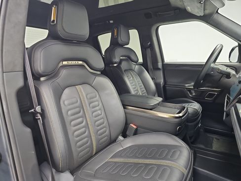 Used 2022 Rivian R1T Adventure AWD/4WD image 23
